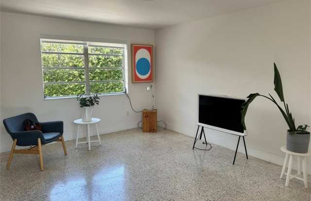 649 SW 9th St - 649 Southwest 9th Street, Miami, FL 33130 649 SW 9th St - 649 Southwest 9th Street, Miami, FL 33130