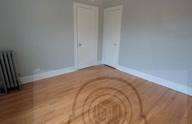 3438 West Foster Avenue Gallery 4