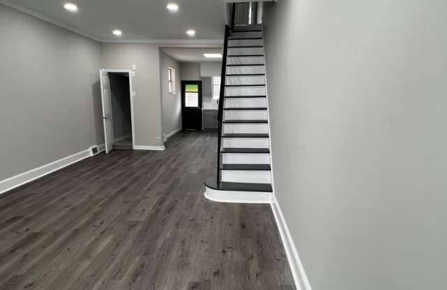 Stunning 3-Bedroom Townhome in South Philadelphia! Available Early November! Gallery 4