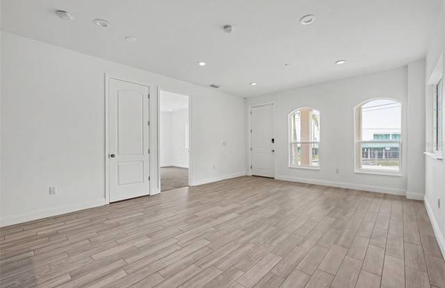 1018 7TH Avenue S Gallery 3