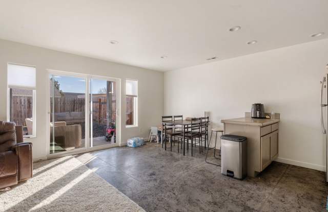 Quincy Executive Apartments Gallery 3