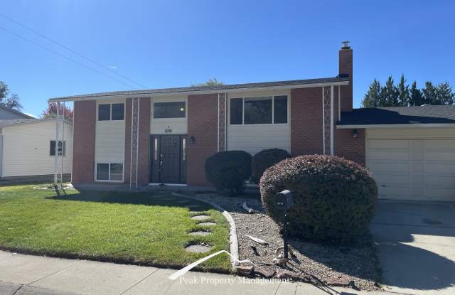 8701 W Brynwood Dr Gallery 1