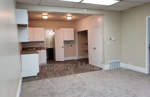 972 W Center St photos photos