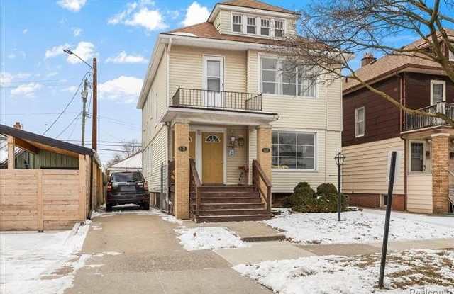 1413 Wayburn photos photos