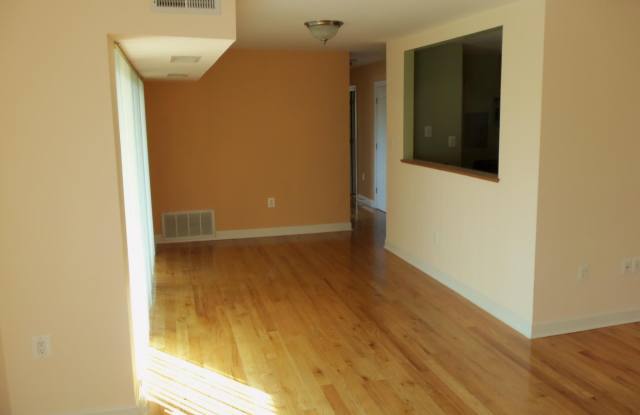 6300 HIL MAR Gallery 4