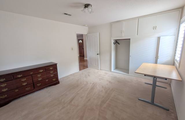 559 Cherry Way Gallery 2