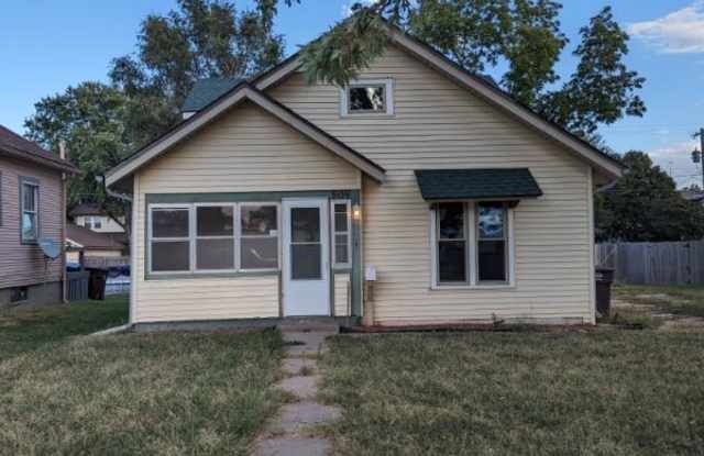 809 S Walnut St photos photos