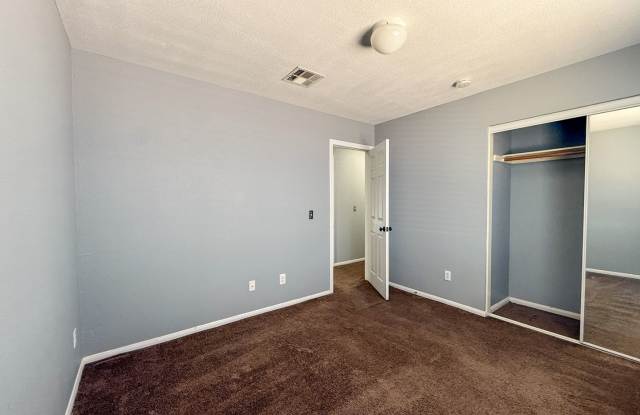 29 Palms Home with Attached Garage Gallery 3