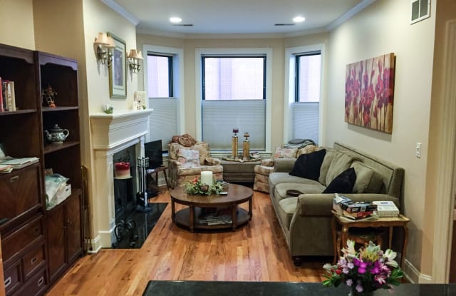 726 W Addison St - 726 West Addison Street, Chicago, IL 60613
