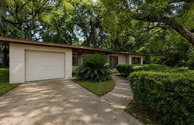 Arlington Charmer! photos photos