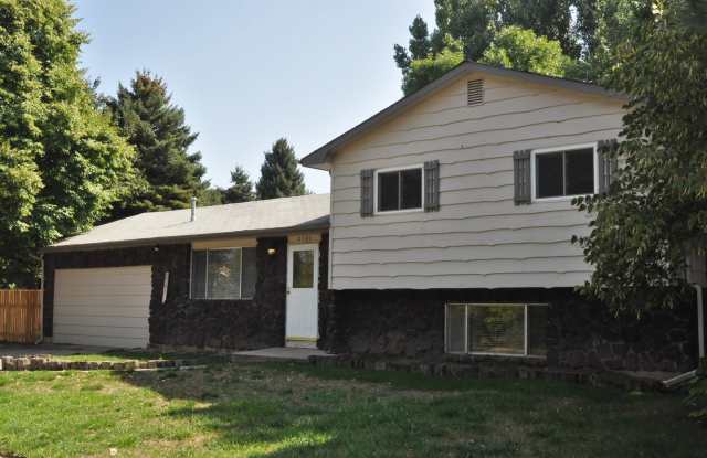 Huge Bedrooms in Great Fort Collins Location! - 2141 Springfield Drive, Fort Collins, CO 80521