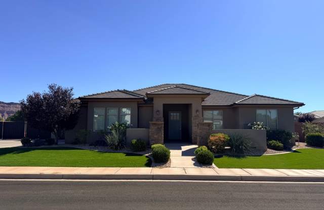 4 Bed, 2.5 bath, 3 car garage with RV parking! Gallery 3