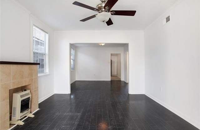 3007 ROBERT Street Gallery 3