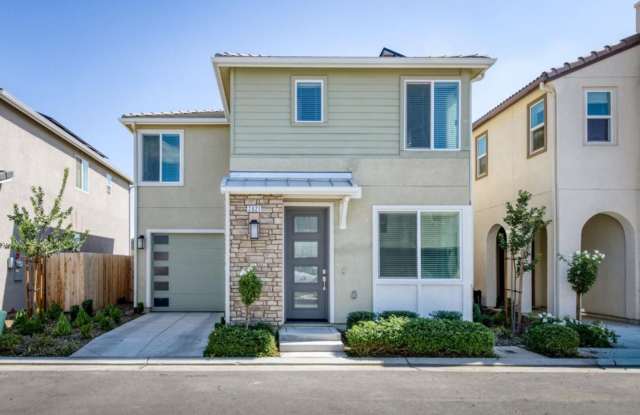 elev8tions - 2021 North Rogers Lane, Fresno County, CA 93619