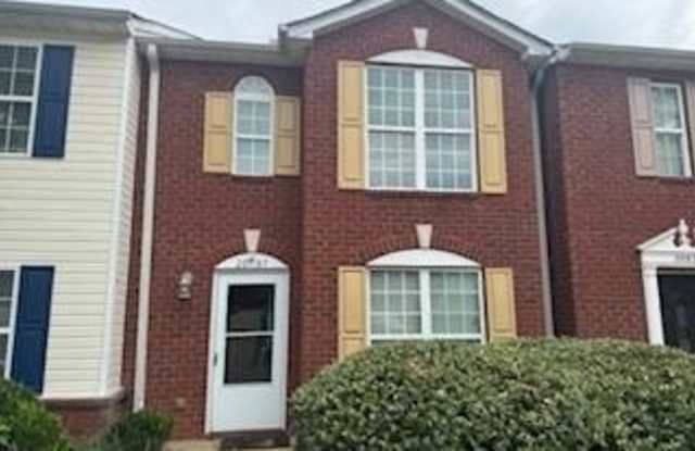 2087 Grove Way photos photos