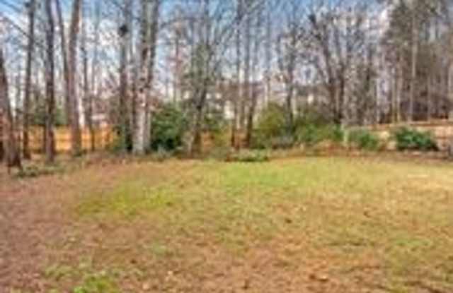Travelers Rest, 4BD/2.5BA, 2527SF - 3 Dunwoody Court, Travelers Rest, SC 29690
