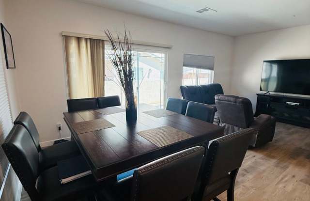 Beautiful 3-Bedroom Home in Gated El Cajon Community Gallery 4