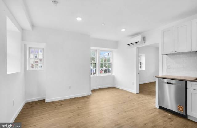 7037 Ridge Avenue Gallery 3