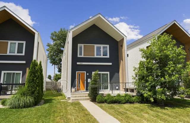 1540 Pleasant Street photos photos
