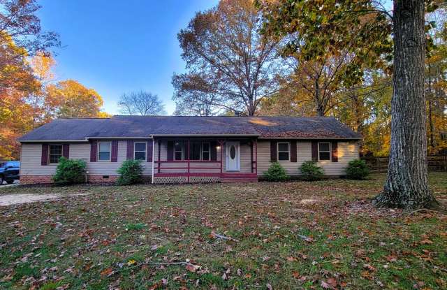 Large 3 bedroom rancher on huge lot off of Otterdale Road between Genito and Midlothian Turnpike photos photos