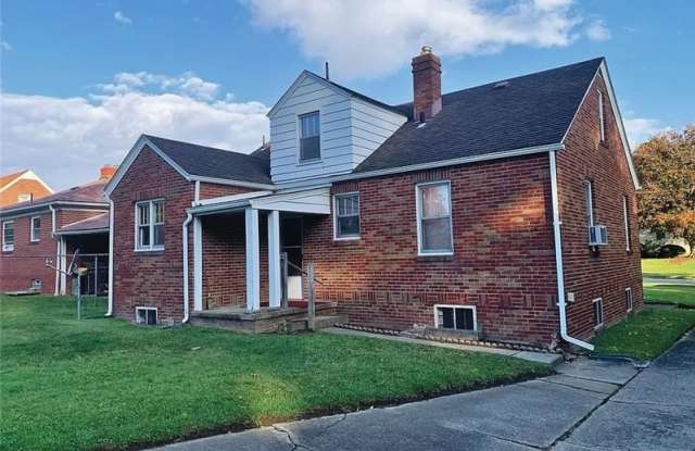 2249 Ridgelawn Ave photos photos