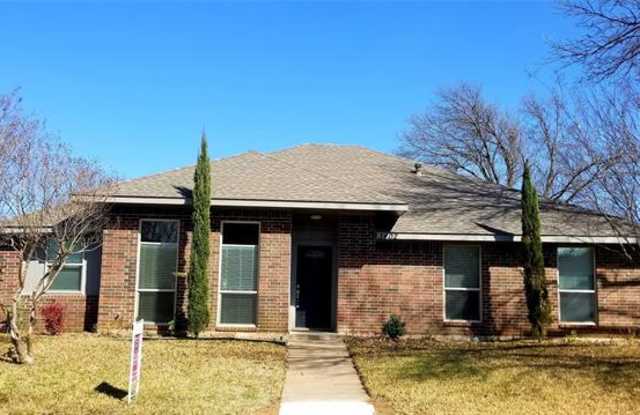 3402 Queenswood Lane - 3402 Queenswood Lane, Garland, TX 75040