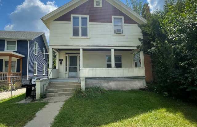 Large Four Bedroom House near Central and Athletic Campus! | JOIN THE WAITLIST TODAY! - 942 Woodlawn Avenue, Ann Arbor, MI 48104