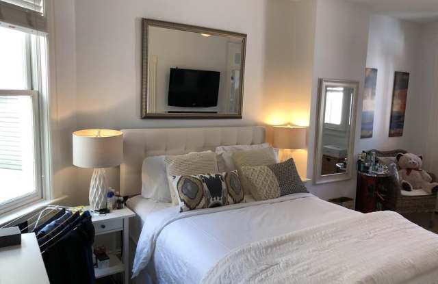 1658 Avon Pl NW Gallery 3