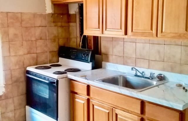 924 S 19th St - 924 South 19th Street, Newark, NJ 07108