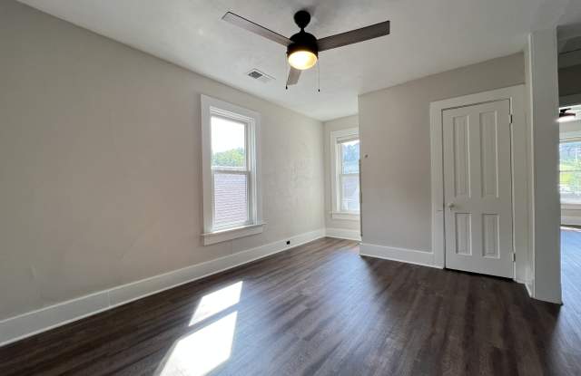 595 West 17th Street - 1/2 Gallery 3
