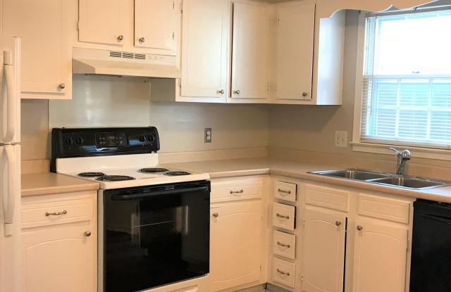 4614 #D  Lawndale Dr. Gallery 3