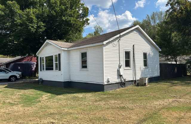 NICE SMALLER HOME FOR RENT Gallery 3