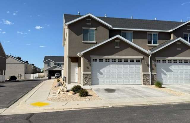 3 bedroom, 2.5 bathroom Townhome on the North End of Town photos photos