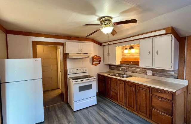 2 Bed 1 Bath Single Family Home in Rhinelander - Hot Summer Deals Are Here - HALF OFF DEPOSIT! photos photos 2 Bed 1 Bath Single Family Home in Rhinelander - Hot Summer Deals Are Here - HALF OFF DEPOSIT! photos photos