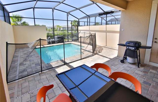 1515 CAREY PALM Circle Gallery 3