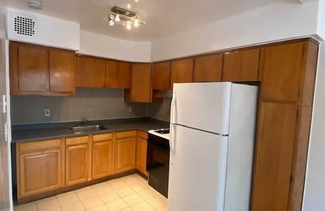 31-28 74 Street - 31-28 74th Street, Queens, NY 11370