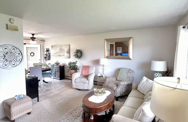 AVAILABLE MAY - Large 2 Bedroom Apartment! photos photos