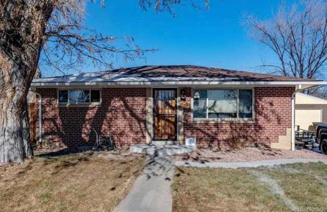 Spacious 3-Bedroom Home with Bonus Room, 2-Car Garage & Beautiful Fenced Backyard photos photos Spacious 3-Bedroom Home with Bonus Room, 2-Car Garage & Beautiful Fenced Backyard photos photos