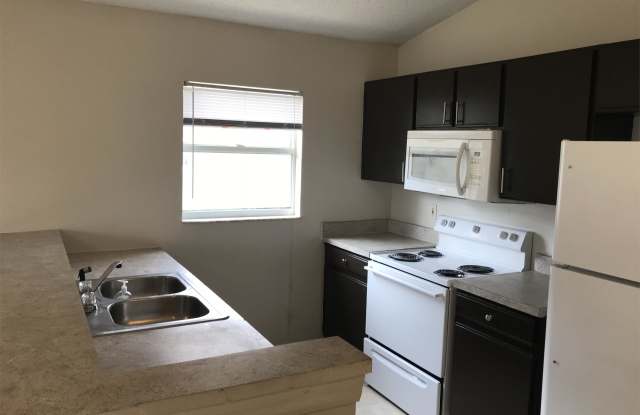 5085 Lobelia Drive Gallery 4