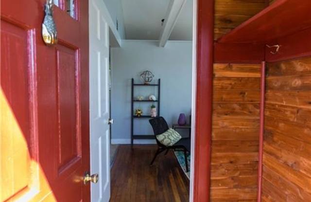 146 Wolcott Avenue Gallery 2