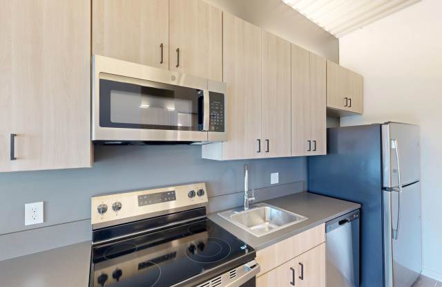 418 E Grand Ave photos photos