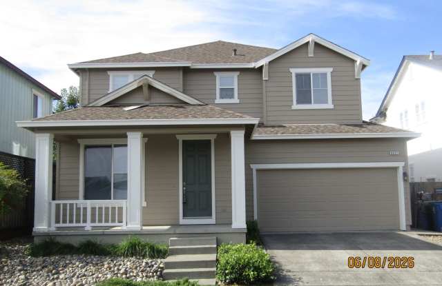Great 3 bed 2.5 bath single family home in Windsor! Brand New Flooring and Paint! photos photos