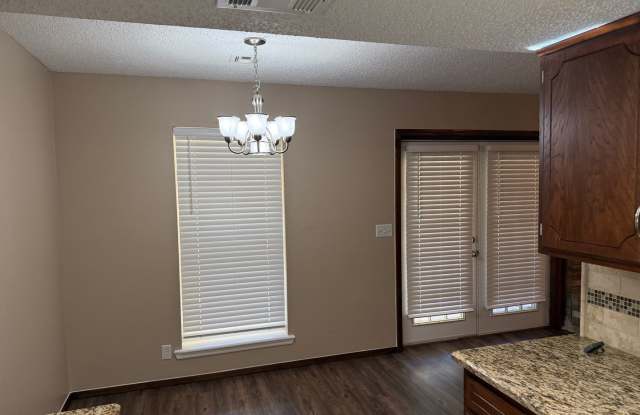 Nicely updated 3 Bed 2 Bath Single family home Gallery 4