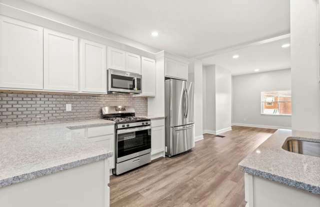 Amazing 5 bedroom home in Beechview available July 1! photos photos