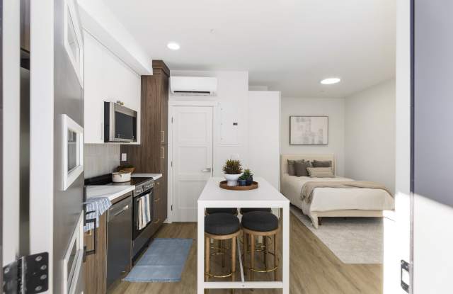 2324 Franklin Avenue East Gallery 3