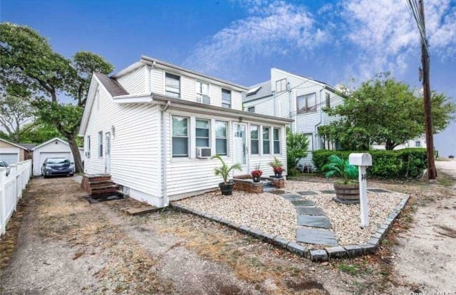 14 Pine Park Avenue - 14 Pine Park Avenue, Bayville, NY 11709