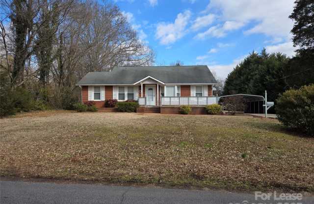 142 Harris Street - 142 Harris Street, Rutherfordton, NC 28139
