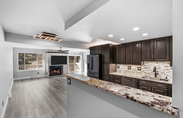 2 bed, 2 bath Available Now! photos photos
