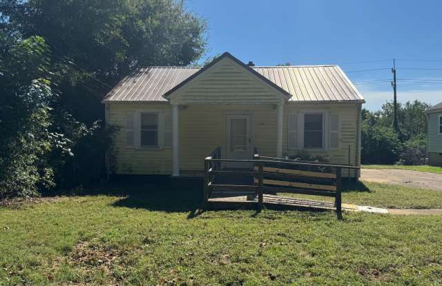 2/1 close to uptown Shelby, NC -- Cleaning will be done Gallery 1