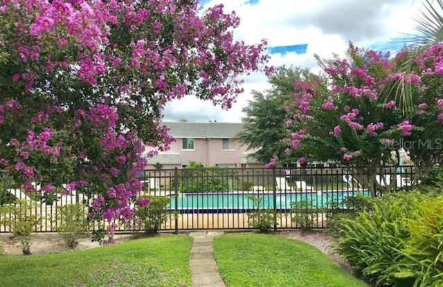 Spacious 2brm 1.5ba Condo in The Villas off Conway Rd. photos photos